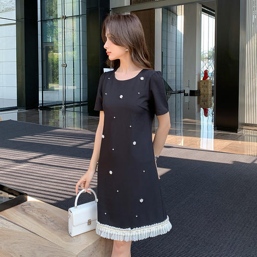 【清仓超15天不保价】奢姿大码女装2025夏季钉珠减龄花边拼接时尚连衣裙胖妹妹简约裙子9952890413【1】 商品图1