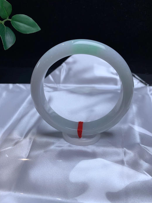 612968，59.8飘绿手镯，底妆很细，干净清爽，飘一截清新绿 商品图1