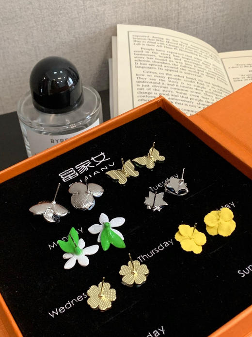 夏日梦幻花蝶清新耳钉套盒 商品图1