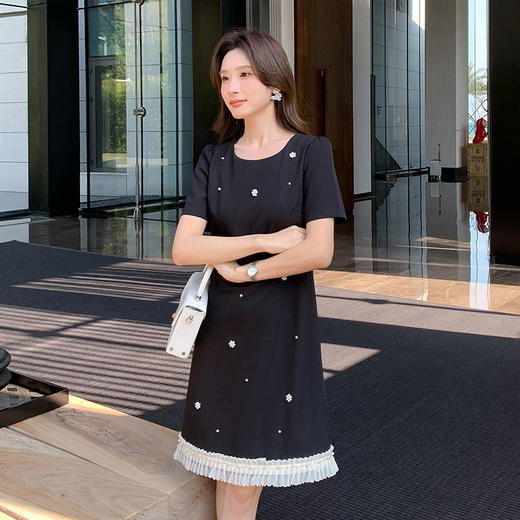 【清仓超15天不保价】奢姿大码女装2025夏季钉珠减龄花边拼接时尚连衣裙胖妹妹简约裙子9952890413【1】 商品图0