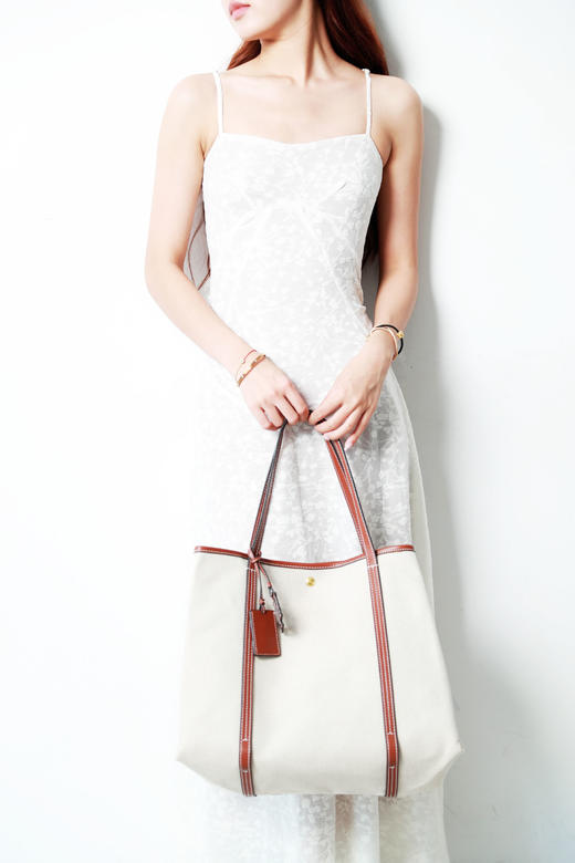 牛皮大容量托特包，黄铜五金工艺。法式摩登手工单肩包女C051768 商品图0