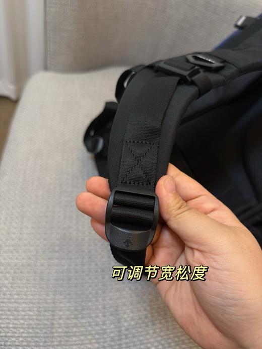 点此购买 迪桑特26L男女款徽标拉链开合尼龙双肩包  bk 318862 商品图14