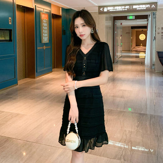 奢姿大码女装2025夏季V领时尚连衣裙胖妹妹减龄荷叶边拼接裙子9952893044 商品图0