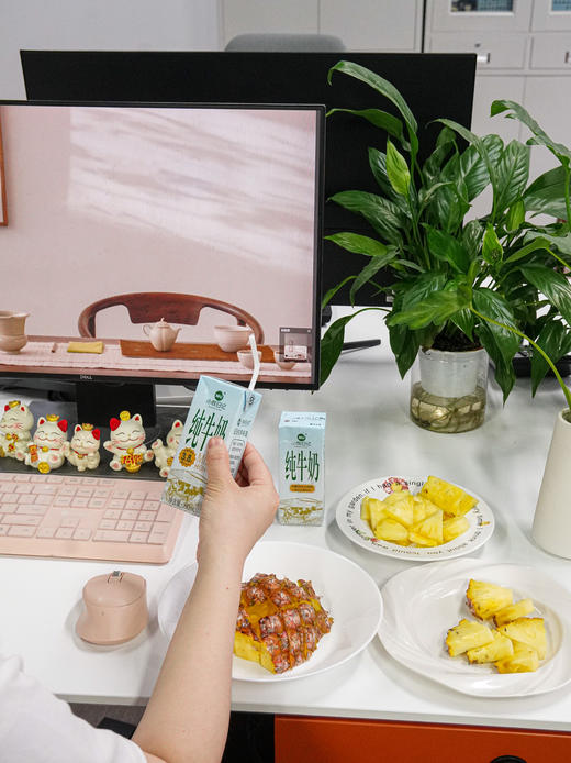 【满4箱立减10元】【小牧日记纯牛奶】奶香浓郁 配料只有生牛乳 不加香精 不加糖 不加防腐剂 一盒含3.8g优质蛋白+125mg原生钙乳 商品图1