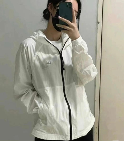 原单正品情侣款可隆KOLON SPORT 皮肤衣夹克  男女同款UPF50+ 
黑白两色，尺码S-XL 商品图7