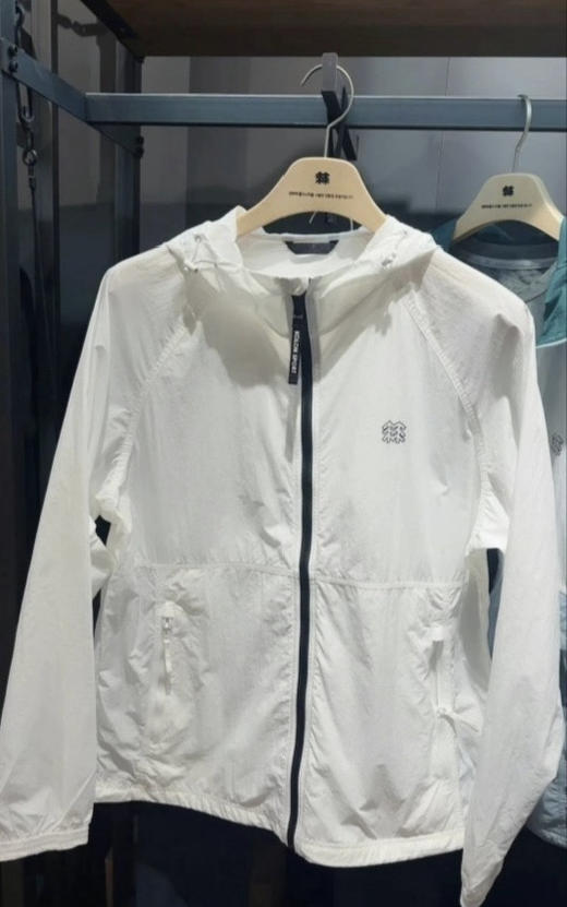 原单正品情侣款可隆KOLON SPORT 皮肤衣夹克  男女同款UPF50+ 
黑白两色，尺码S-XL 商品图2