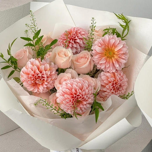 《春之韵》奶油桃子双鱼座花束 商品图3