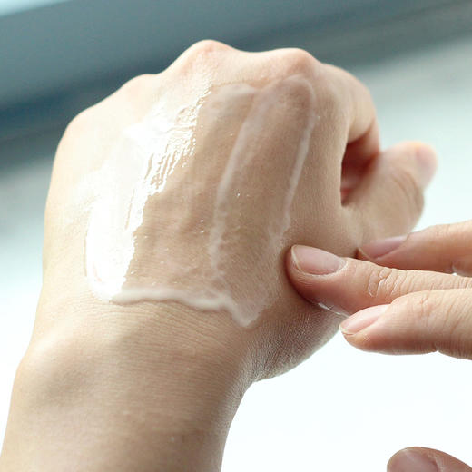 资生堂URARA悠莱 恒采之能奢宠鎏金经典精萃液35ml（日产）滋养修护保湿抗皱精华液 商品图5