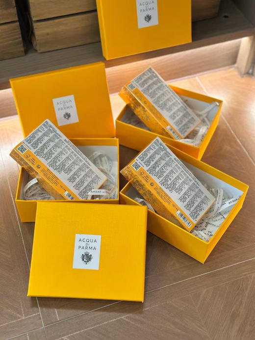 正品高端帕尔马15ml香水礼盒，这款是专柜黑卡会员专属生日礼，里面包含10款热门香味，官方同步在售353，已售800+，某书很火爆，今天这羊毛必须来薅一下！ 商品图3