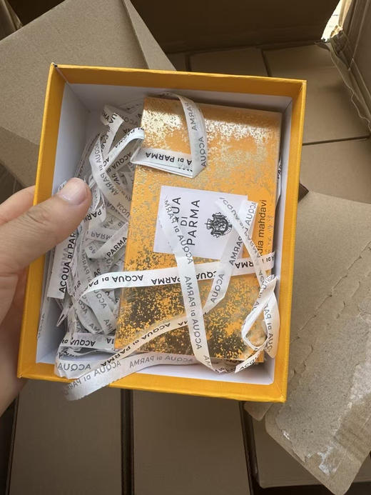 正品高端帕尔马15ml香水礼盒，这款是专柜黑卡会员专属生日礼，里面包含10款热门香味，官方同步在售353，已售800+，某书很火爆，今天这羊毛必须来薅一下！ 商品图6