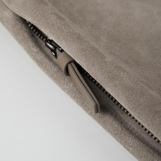 ROMI STUDIO“包容自我”绒面牛皮革大容量手提饺子包 RWCLP33383 商品图4