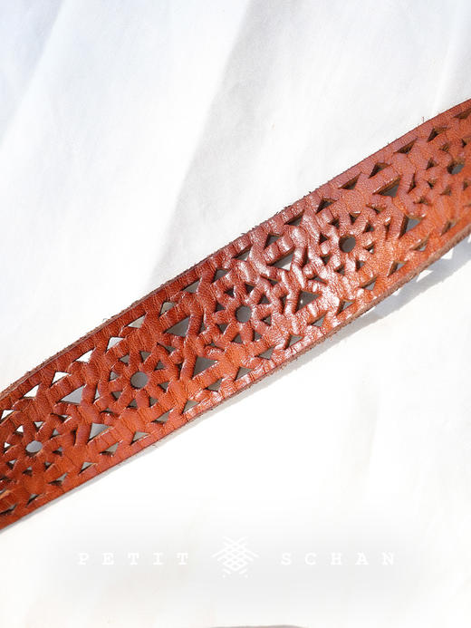 PETIT SCHAN小闪 ACC#040 Square inch heart 方寸之心 意大利进口植鞣树膏牛皮镂空皮带 商品图2