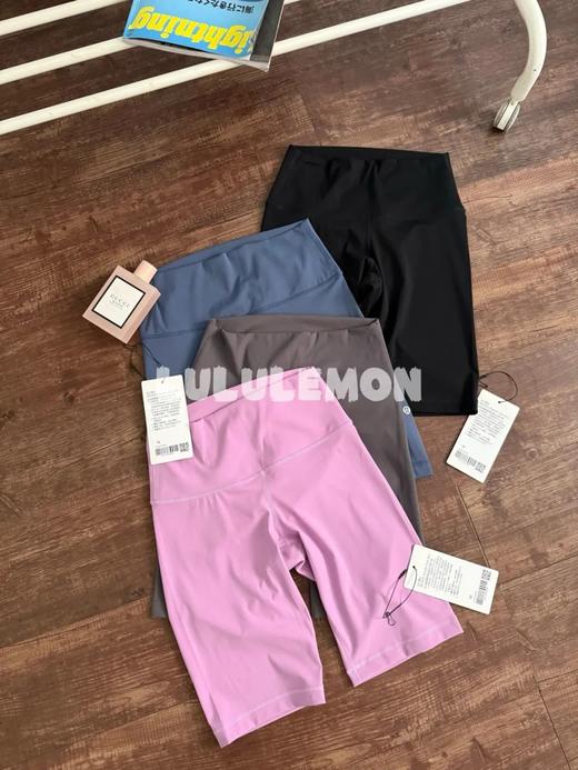 露露Wunder Train 女士运动高腰紧身短裤 8"骑行裤 商品图4