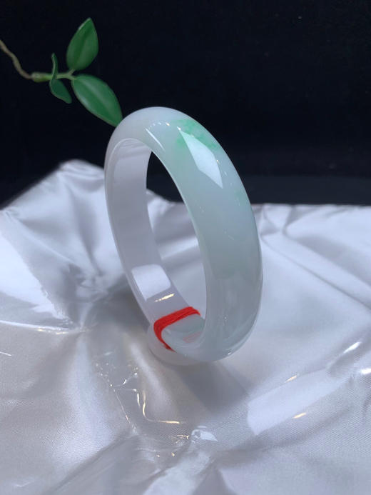 612994，58.8冰飘绿正圈。整体底妆非常清爽冰润。一截带清新淡雅的绿 商品图1