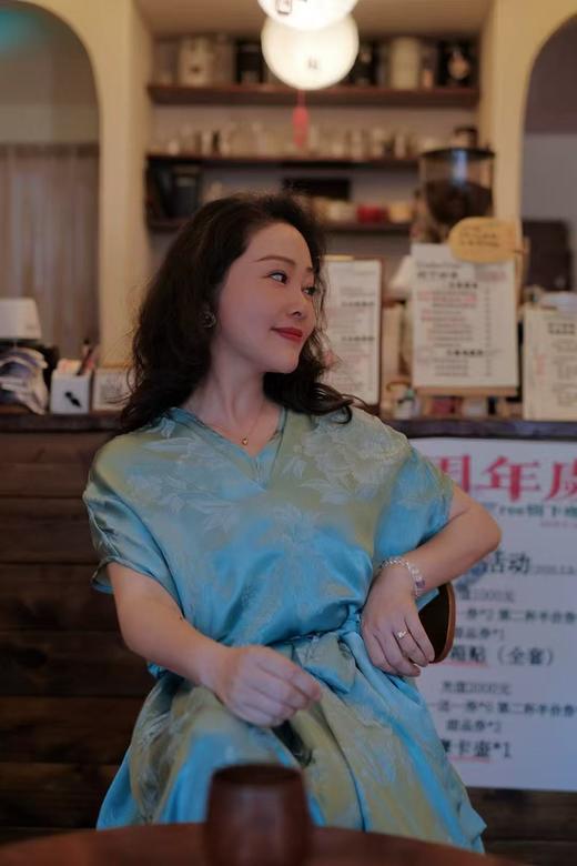 盛唐牡丹 |冠乐绉水蓝芙蓉花V领长裙(配腰带 ) 商品图9