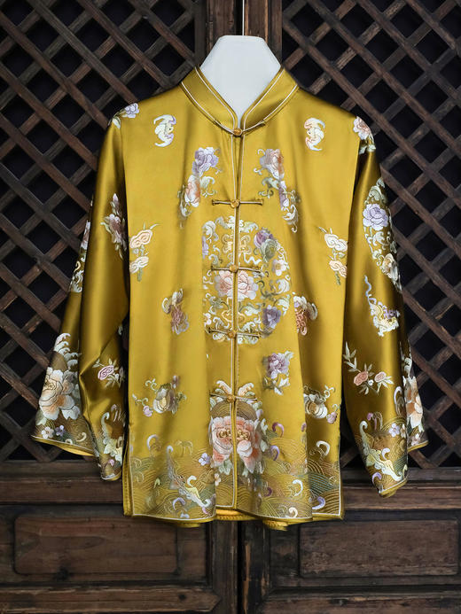 盛唐牡丹大师系列| 重工苏绣江崖海水纹外套-枇杷黄 商品图0