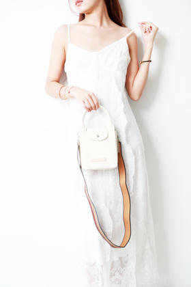 小牛皮手提包，田园风格的。纯铜五金闭合法式单肩托特包C051968