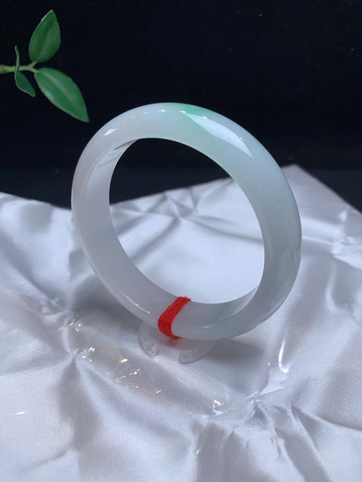 612994，58.8冰飘绿正圈。整体底妆非常清爽冰润。一截带清新淡雅的绿 商品图2