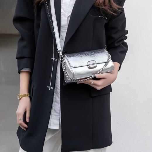 【预售3天】2025新款链条女包高级质感小包包复古简约斜挎小方包CD1870 商品图1