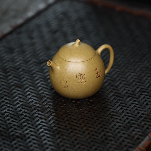 【青山特惠】宜兴原矿  全手工 茄瓜 黄金段泥 紫砂壶 130cc .陈伟. 商品图6