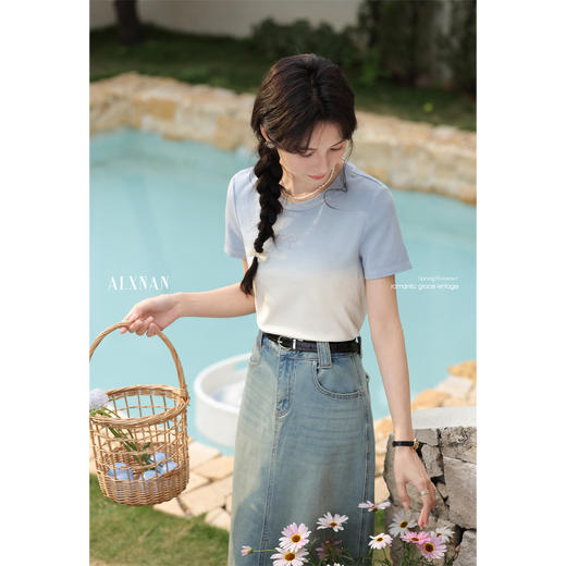 鹿向南「潮汐海岸」渐变色正肩短袖T恤女夏季休闲显瘦多巴胺上衣L537108 商品图1