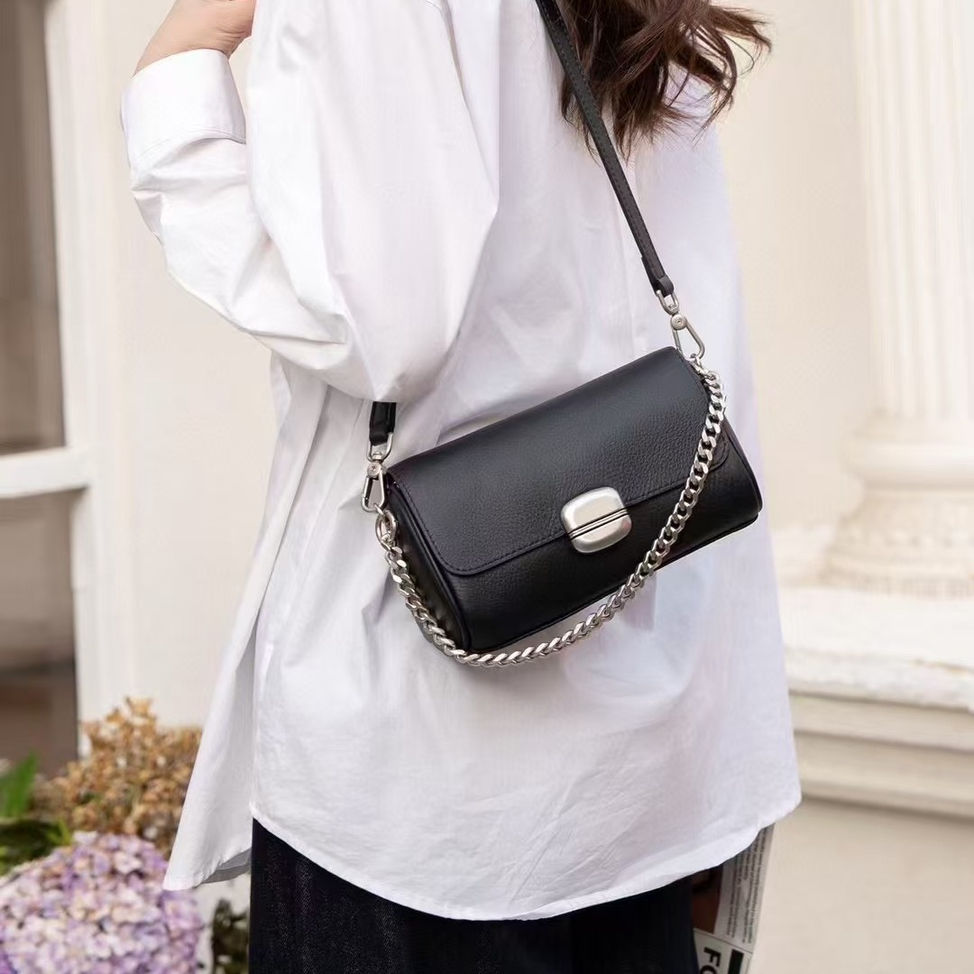 【预售3天】2025新款链条女包高级质感小包包复古简约斜挎小方包CD1870