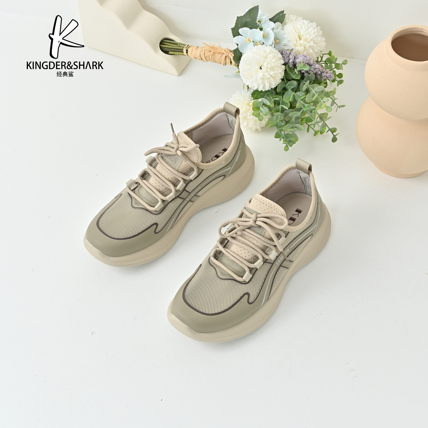 经典鲨2025年夏季新品时尚拼色男士透气不闷脚平底系带休闲鞋KW10-526031