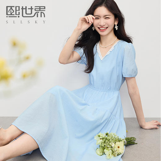 【专属特价】熙世界法式蕾丝花边V领连衣裙女2025夏季新款泡泡袖收腰蓝色裙子 商品图0