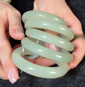 玉美人菲菲#和田玉手镯 商品图0