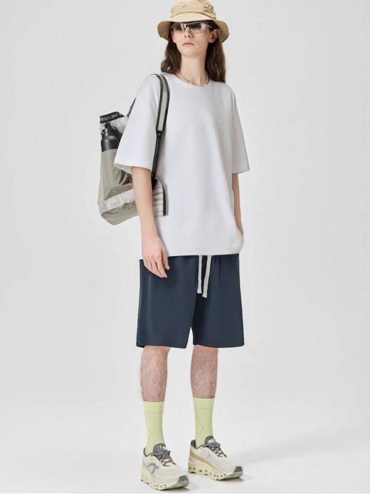 男女同款！【Schenvega--情侣款山系机能休闲套装】迪桑平纹凉感舒适面料 薄荷防晒防蚊速干 吸湿透气耐磨抗起球 宽松版型遮肉显瘦高弹力 夏日通勤户外休闲百搭 商品图5