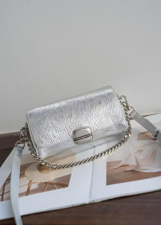 【预售3天】2025新款链条女包高级质感小包包复古简约斜挎小方包CD1870 商品图8