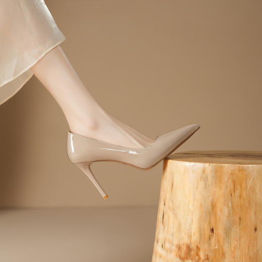 【预售5天】里外全皮！浅黄色高跟鞋女细跟性感新款漆皮尖头气质裸色侧空单鞋FDJ&YC--240 商品图2