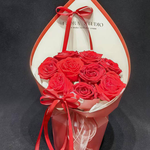 【炽恋·红玫绮梦 】新鲜鲜花花束 红玫瑰9朵 （可备注送货时间） 商品图0