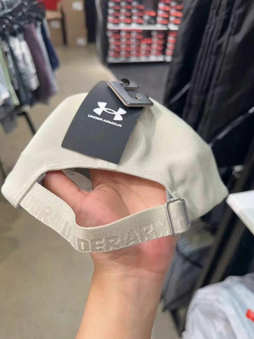 女士棒球帽💰399/任意两个💢UA安德玛棒球帽，出外运动必备哟！戴起来非常舒服。材质有弹性，后面都可以调节！ 商品图13