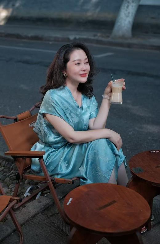 盛唐牡丹 |冠乐绉水蓝芙蓉花V领长裙(配腰带 ) 商品图8