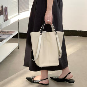 【预售3天】百搭通勤手提水桶包女2025新款小众手拎大容量单肩托特包S3657