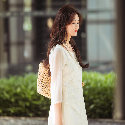 【林栖设计小店】【林栖推荐】（现货）2025年春夏新品桑蚕丝白玫瑰拼真丝连衣裙传统复古修身长裙N1952509 商品图5