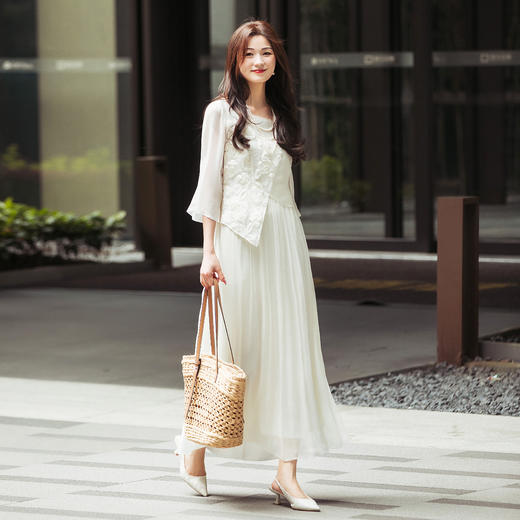 【林栖设计小店】【林栖推荐】（现货）2025年春夏新品桑蚕丝白玫瑰拼真丝连衣裙传统复古修身长裙N1952509 商品图0