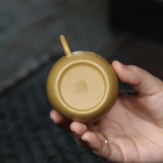【青山特惠】宜兴原矿  全手工 茄瓜 黄金段泥 紫砂壶 130cc .陈伟. 商品图8