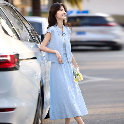 【专属特价】熙世界夏日穿搭一整套2025年新款女装蓝色无袖衬衫半身裙两件套装 商品图3