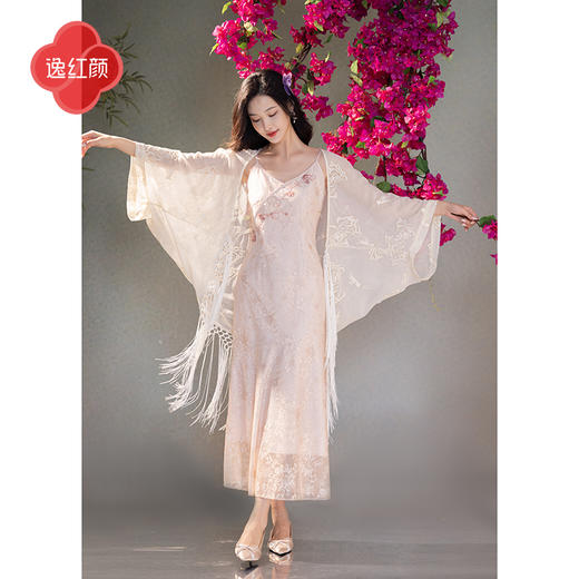 逸红颜锦雅2025夏新款仙美度假风汉服式手工编织流苏外披防晒长衫 商品图2
