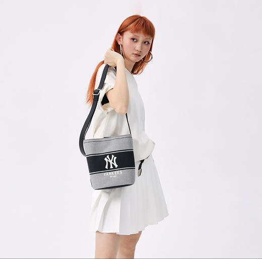 【专属】#MLB刺绣单肩包，真的太好看了！容量超赞！是一直非常nice又很好搭配的包包，可以斜跨可以单肩 商品图1