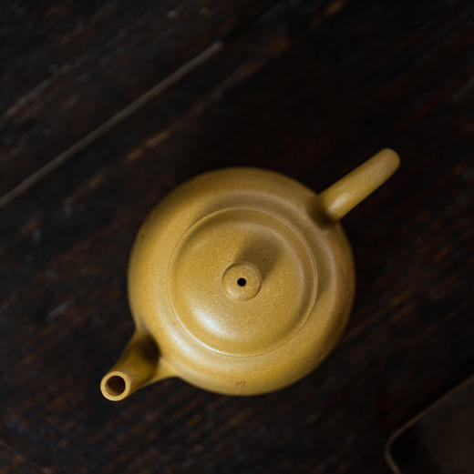 【青山特惠】宜兴 原矿黄金段泥 明执手工紫砂壶.160cc.杨晓燕. 乐之刻绘 商品图5