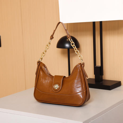 【预售3天】2025新款小众链条单肩腋下包时尚百搭通勤手提高级感小方包YJ3702 商品图0