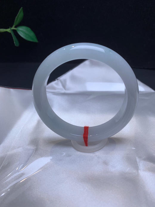 612988，56带底色正圈手镯，条形好，整圈带底色，干净细腻 商品图3