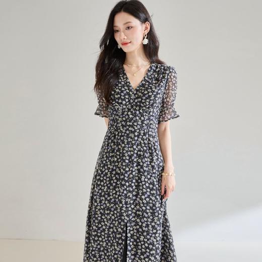 「高货sh」全新升级【铂金会员293/天猫389/差价96】(21031)洛诗琳法式紫色碎花茶歇裙2025夏季收腰显瘦V领雪纺印花裙 商品图3