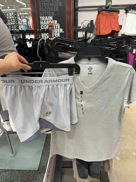 女士💰450/套直邮‼️💢UA安德玛女士速干衣短袖➕女士运动短裤套装⚠️都是采用速干衣ISO-CHLL的冰感面料 商品图4