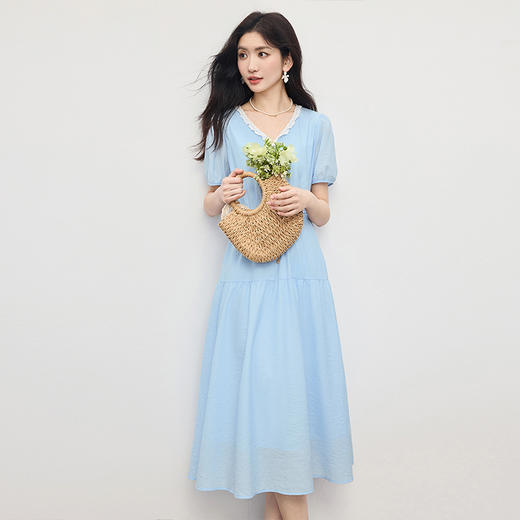 【专属特价】熙世界法式蕾丝花边V领连衣裙女2025夏季新款泡泡袖收腰蓝色裙子 商品图3