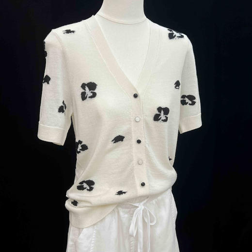 S.Y.C【黛花浅吟】丝 羊 毛V领嵌花半袖女短袖针织衫SYM25052 商品图1