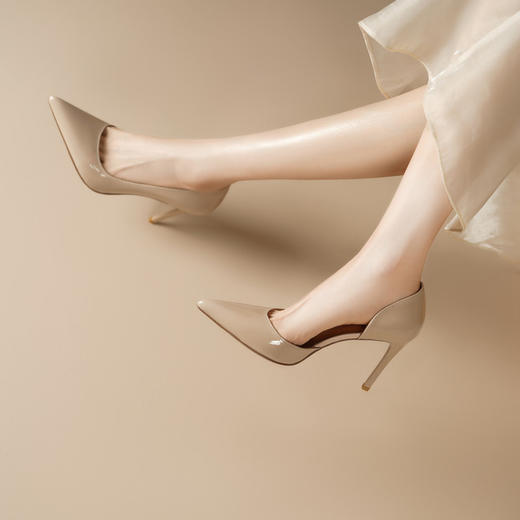 【预售5天】里外全皮！浅黄色高跟鞋女细跟性感新款漆皮尖头气质裸色侧空单鞋FDJ&YC--240 商品图3